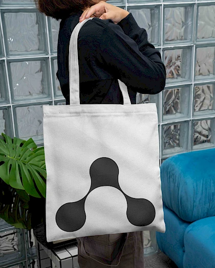weartificial tote 01