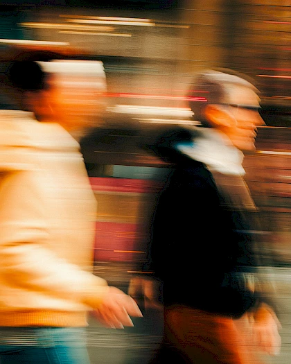 a photo of a blurred representation of t tvfmxgppqow  vx6 zwzfq xmygnnlarc nwuchfaj1yw
